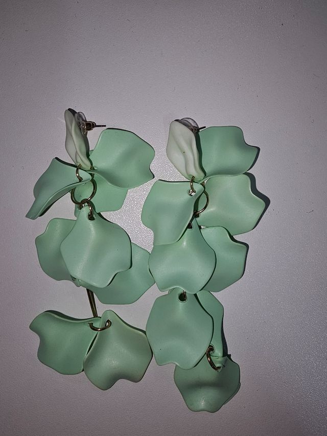 Pendientes largos verdes