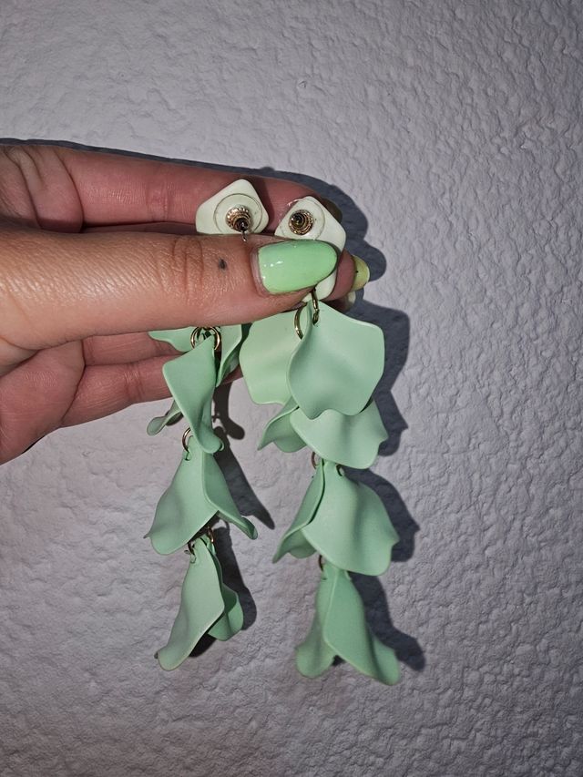 Pendientes largos verdes