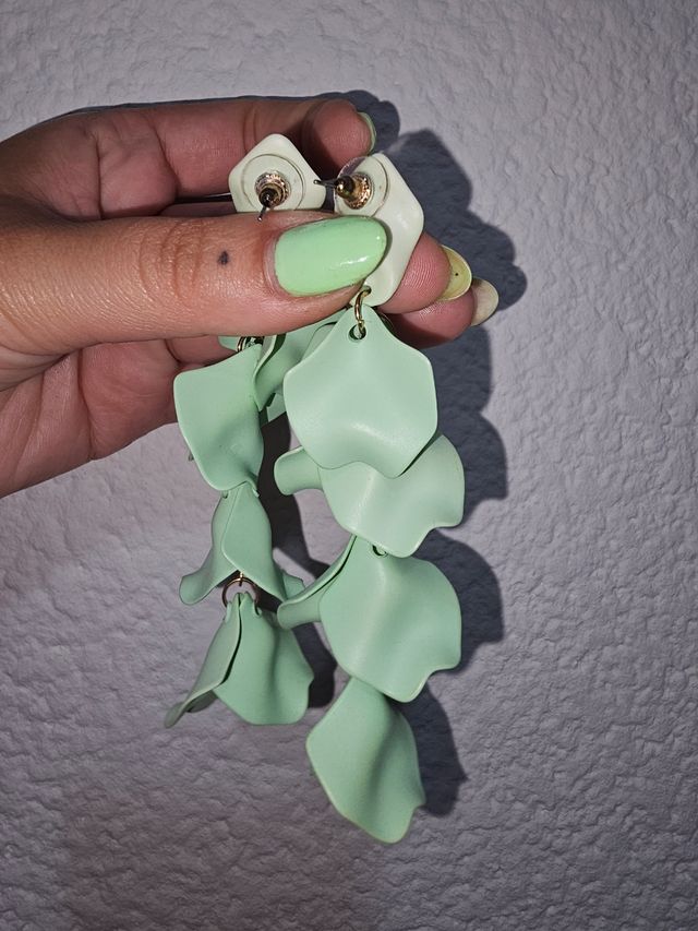 Pendientes largos verdes