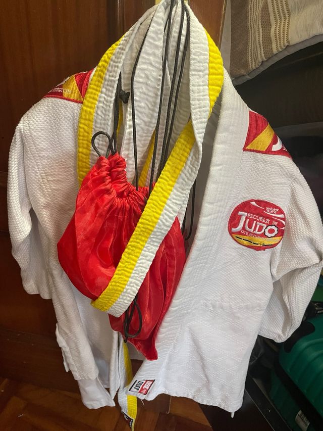 Uniforme Judo - Rojo y Blanco
