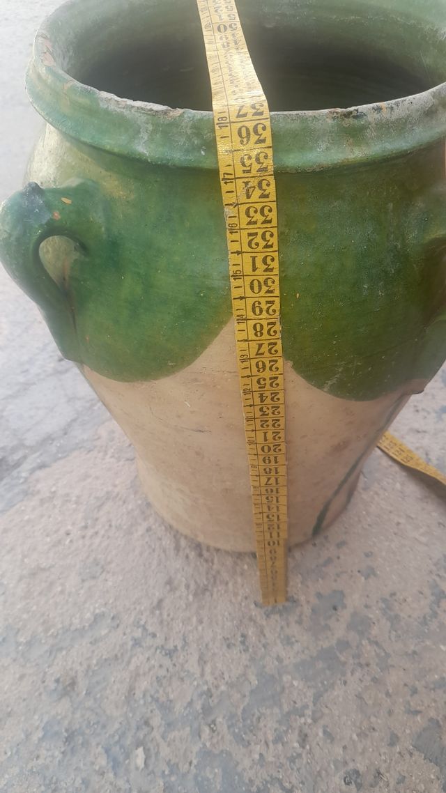 2 tinajas de barro  echas artesanal  para adornar.