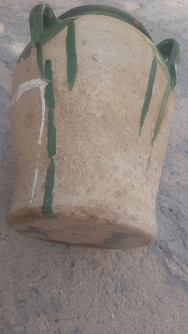 2 tinajas de barro  echas artesanal  para adornar.