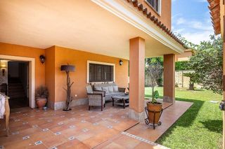 Chalet en venta en Gelves