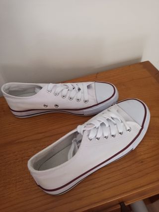 Zapatillas blancas estilo Convers - 38