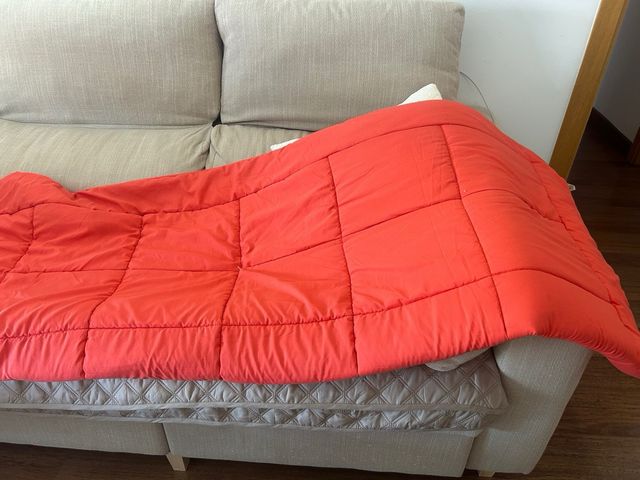 Edredón rojo palido finito 150x200