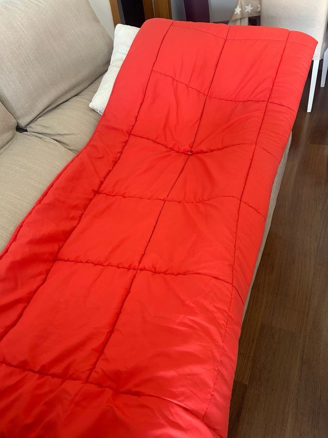 Edredón rojo palido finito 150x200