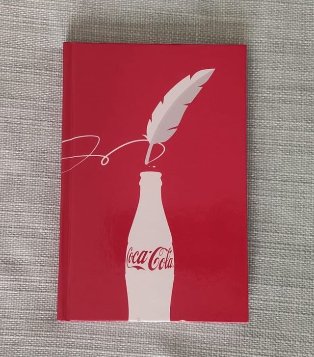 Libreta, bloc de notas, cuaderno, agenda en blanco