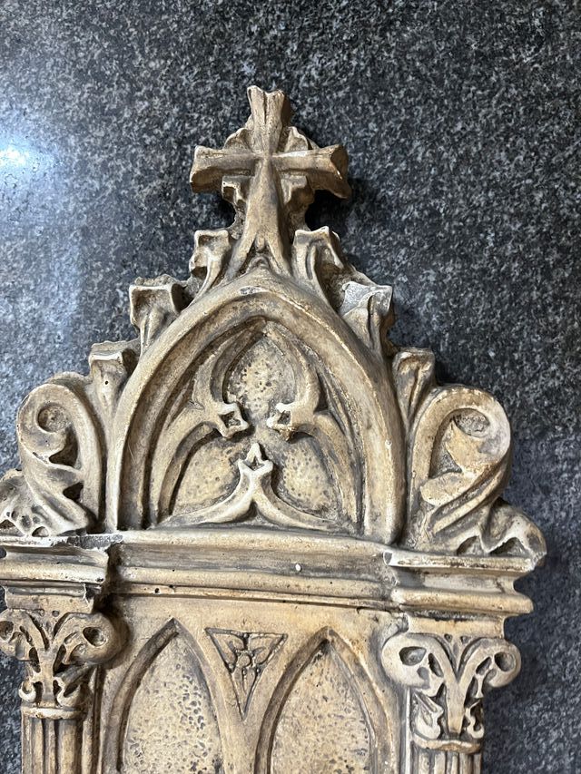 Pórtico estuco Olot s.XX