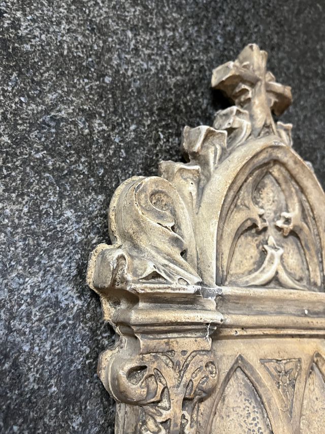 Pórtico estuco Olot s.XX