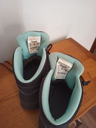 Botas trekking Quechua grises