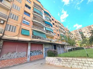 Piso en venta en Artigas - Llefià en Badalona