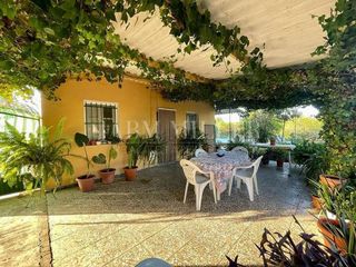 Chalet en venta en Albatera