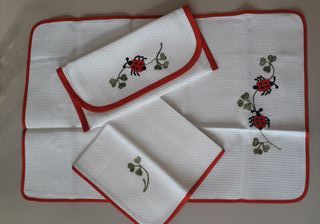 Set Colazione Nido Ape 3pz - Tovaglia ricamata