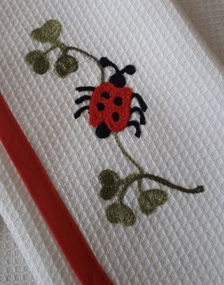 Set Colazione Nido Ape 3pz - Tovaglia ricamata