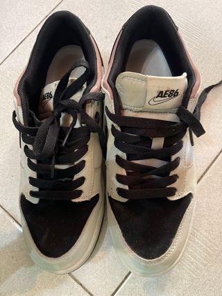 Nike Dunk Low - Blancas y Negras