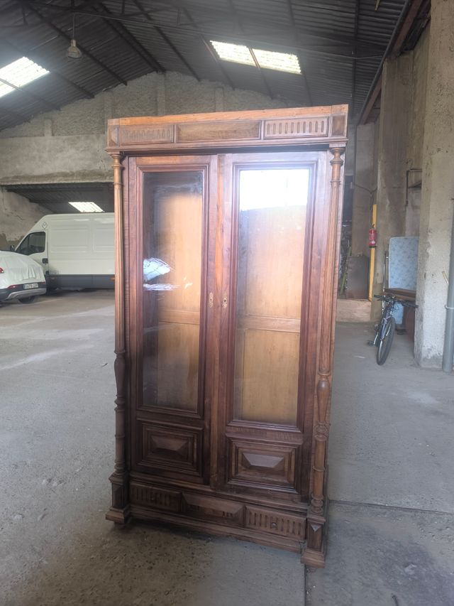 Vitrina Antigua de Madera