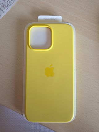 Funda silicona iPhone 14 Pro Max MagSafe Amarillo 