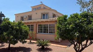 Chalet en venta en La Siesta - El Salado - Torreta en Torrevieja