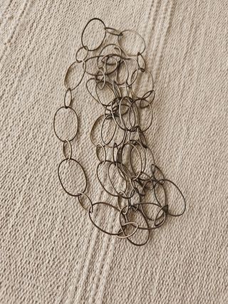 Collar dorado y plateado