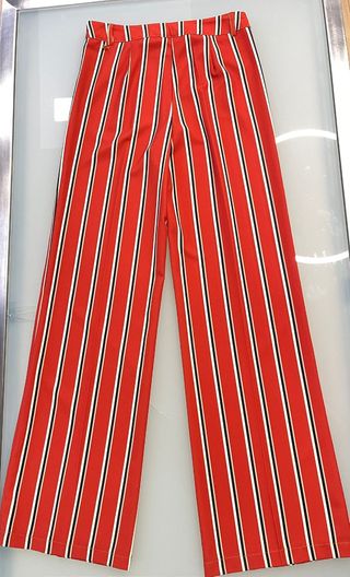 Pantalón rayas rojas y blancas