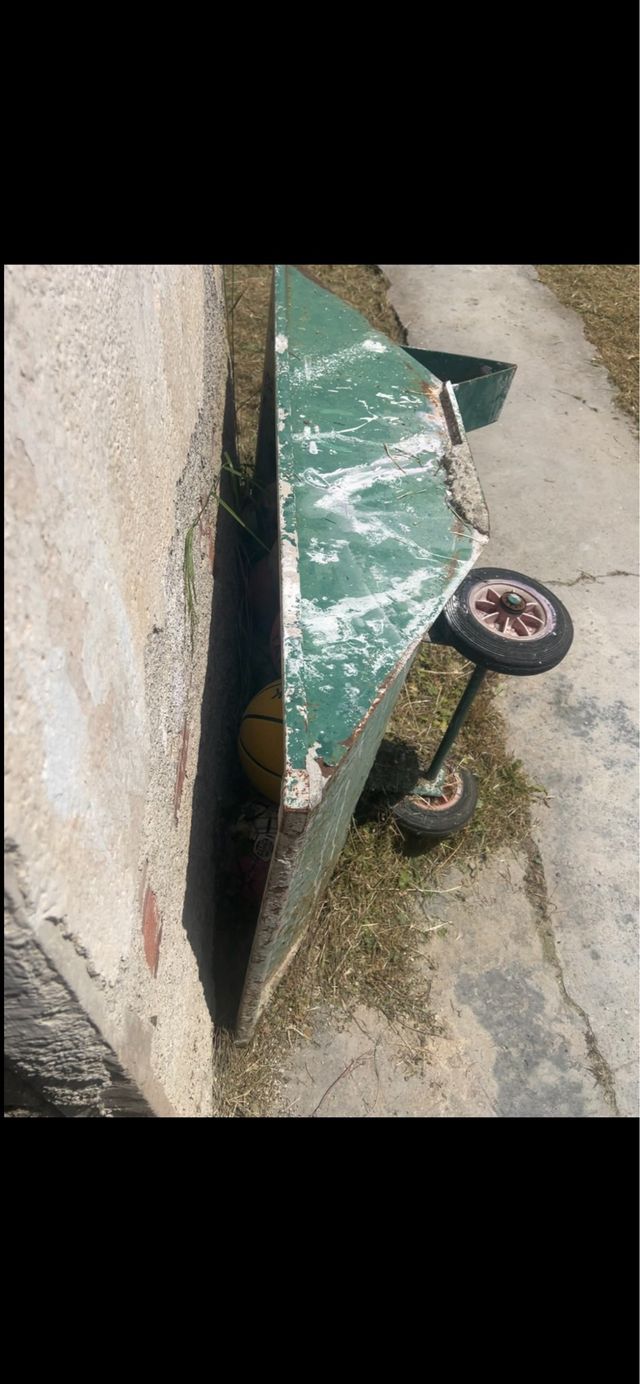 Batea metálica antigua