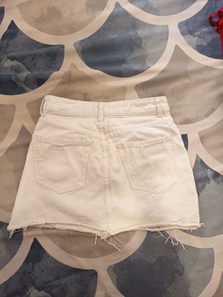 Mini Falda Vaquera Blanca Desgastada