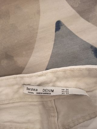 Mini Falda Vaquera Blanca Desgastada