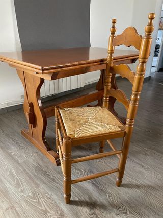 Mesa comedor extensible de madera - 4 sillas