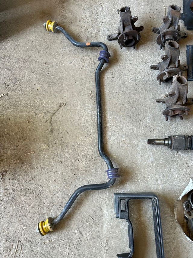 BARRA ESTAVILIZADORA FORD SIERRA Y DESPIECE