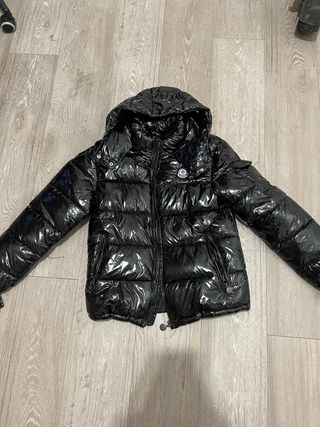 Chaqueta Moncler negra brillante talla M hombre