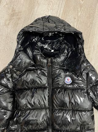 Chaqueta Moncler negra brillante talla M hombre