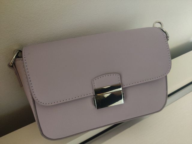Bolso Misako color lila.