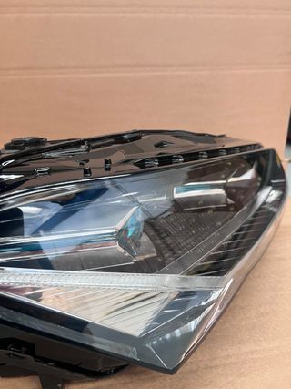 Faro Anteriore LED Skoda Superb IV