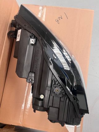 Faro Anteriore LED Skoda Superb IV