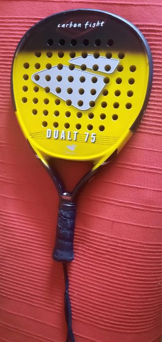 Raqueta padel Dualt 75 Carbon Fight
1 sola raqueta