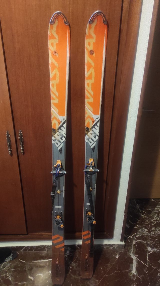 Esquís Travesía Dynastar y botas scarpa maestrale