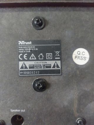 Altavoces 2.1 Trust - negros