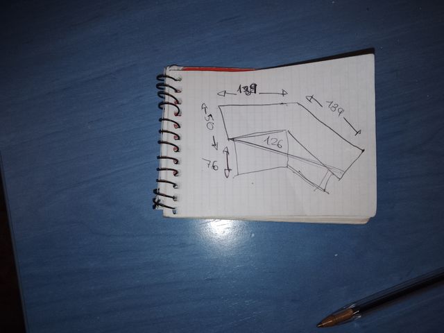 Escritorio rinconera azul y marrón