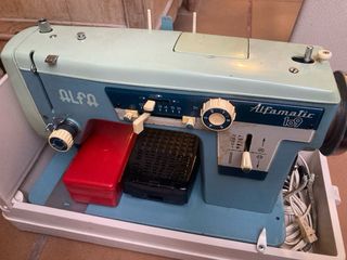 Máquina coser Alfa Antigua