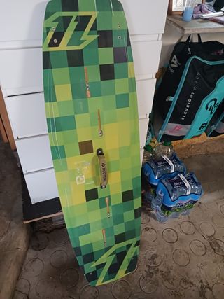 Tabla Kitesurf North 136/41