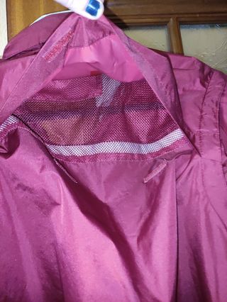 Chaqueta Gladiator roja impermeable