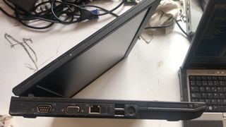 DELL E5500 CON WINDOWS XP Y PUERTO SERIE