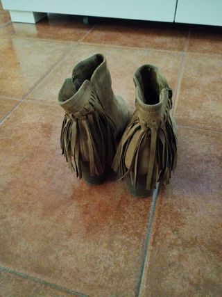 Botines Marrón con flecos