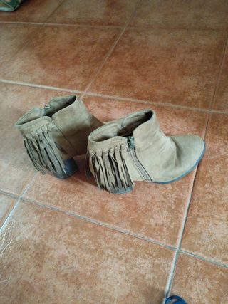 Botines Marrón con flecos