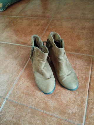 Botines Marrón con flecos