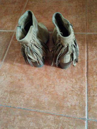 Botines Marrón con flecos