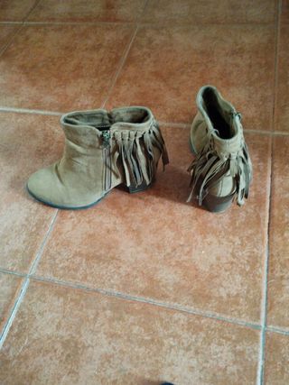 Botines Marrón con flecos