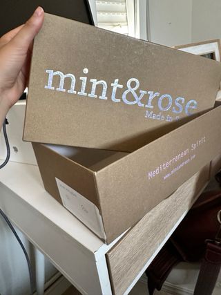 Sandalias amarillas Mint & Rose