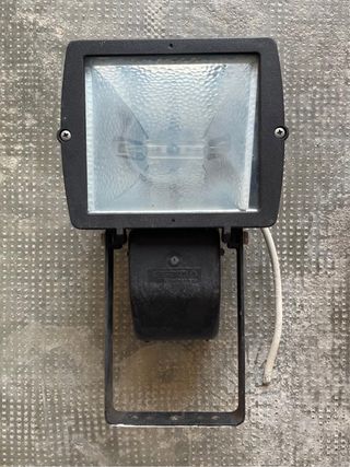 Faro alogeno esterno Disano