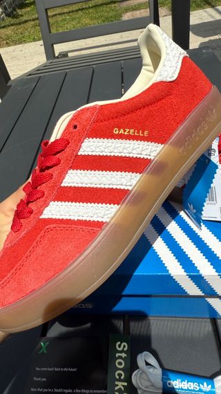 Zapatillas Adidas Gazelle rojas